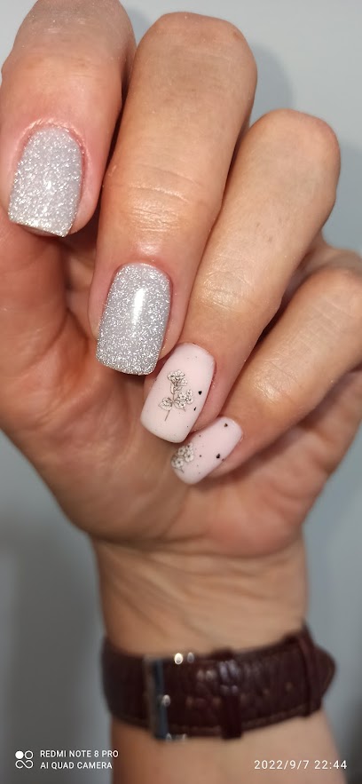Elena Nails | Salón de Uñas y Manicura en Guernica y Luno
