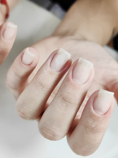 Francis Trabiezo Studio | Salón de Uñas y Manicura en San Sebastián