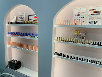 MAHO STUDIO | Salón de Manicura y Uñas en Santander / 