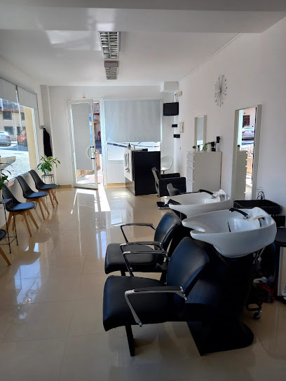 Salón de Belleza M | Peluquería en Torrox / Málaga