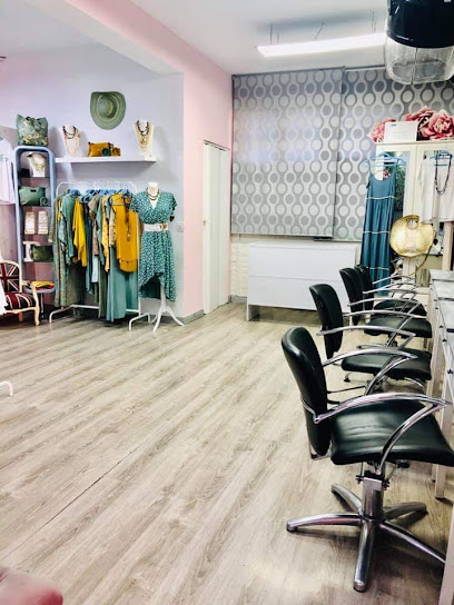 Por los Pelos Peluquería y Tienda de Ropa | Peluquería en Madrid / Madrid
