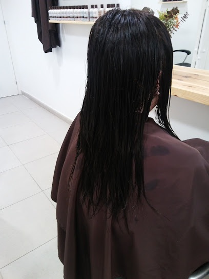 Lidia Natural Ecoperruqueria | Peluqueria en Cervera / Lleida
