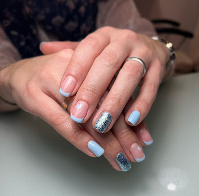 DollyNails | Salón de Manicura y Uñas en Madrid / 