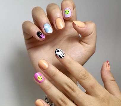 Camila Nails Studio | Salón de Manicura y Uñas en A Coruña / 