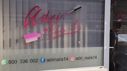 Adri Nails | Salón de Manicura y Uñas en Aranjuez / 