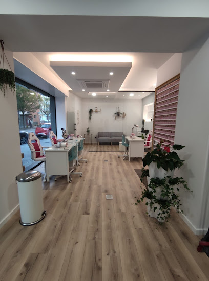Nails by Crist | Salón de Uñas y Manicura en Granollers