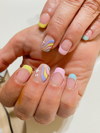 Pearwood | Salón de Manicura y Uñas en Camargo / 