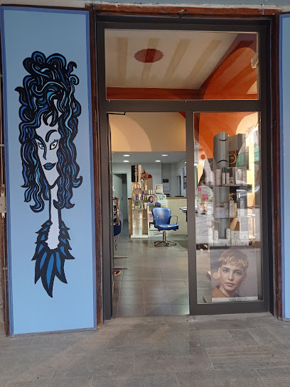 María Perruqueria dona-home | Peluqueria en Sant Joan de les Abadesses / Girona