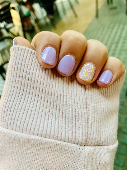 Nails Factory | Sagrada Familia | Salón de Uñas y Manicura en Barcelona