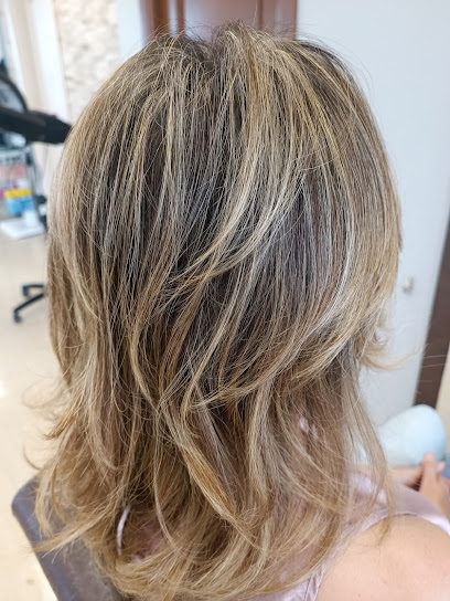 Peluquería Reflejos Unisex | Peluquería en Ibiza / Baleares