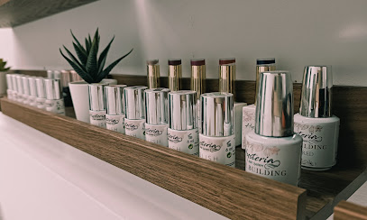 Maria Osuna | Salón de Manicura y Uñas en Manises / 