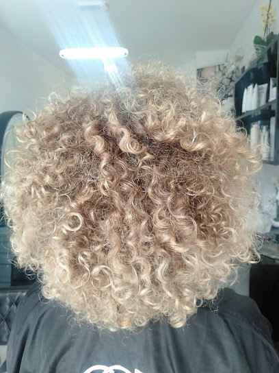 Peluquería CGB Innova Style | Peluqueria en Albolote / Granada