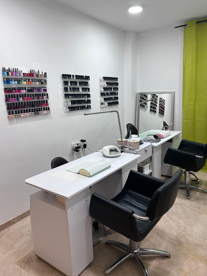 Espacio Aruñas - Vivi y Day | Salón de Manicura y Uñas en Dénia / 