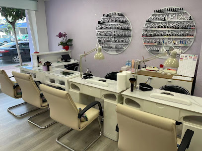 Lin Nails | Salón de Manicura y Uñas en Murcia / 