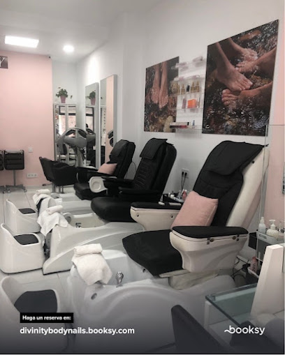 Divinity Body | Salón de Manicura y Uñas en Las Palmas de Gran Canaria / 