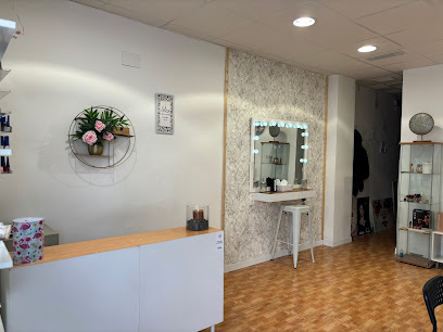 Lucia Martinez Estética | Peluquería en Granada / 