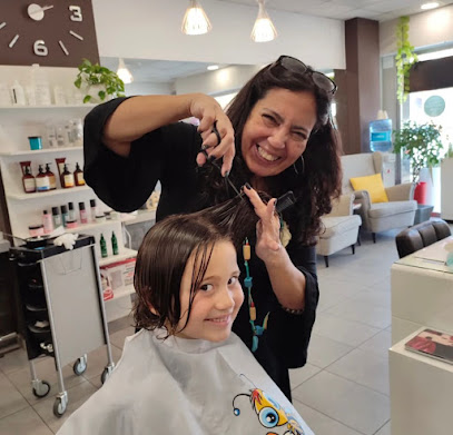 By Nivana Costa | Peluqueria en ViIassar de Mar / Barcelona