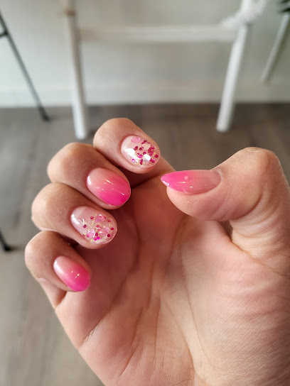 Reina Nails | Salón de Manicura y Uñas en Torrelavega / 
