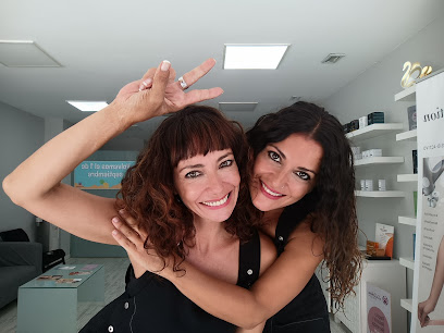 La Cabina de Eva y Tina | Peluquería en Valencia / 