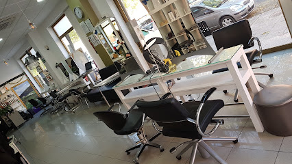 Peluqueria Lyonelle, Belleza integral | Peluqueria en Sevilla / Sevilla