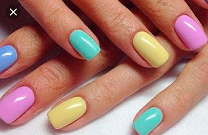 Elena | Manicura y Belleza | Salón de Manicura y Uñas en Pamplona / 