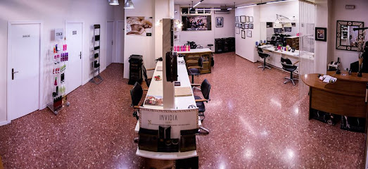 NMQ Centro de salud capilar y peluqueria | Peluquería en Valencia / Valencia