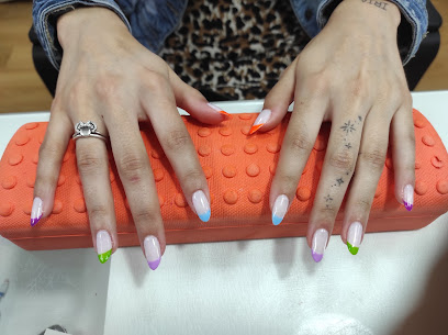 ELIM Nails | Salón de Uñas y Manicura en Baracaldo