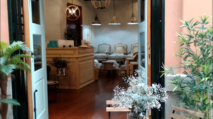 Calm & Beauty | Peluquería en Málaga / 