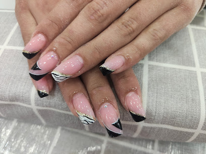 Miss B | Salón de Manicura y Uñas en Valencia / 