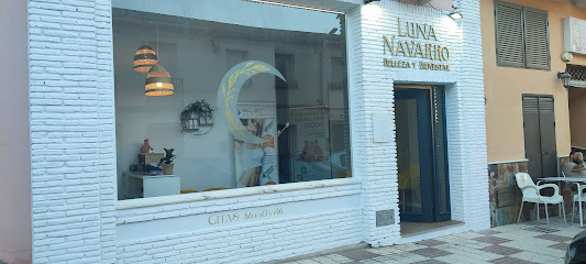 Luna Navarro | Peluquería en Coin / 