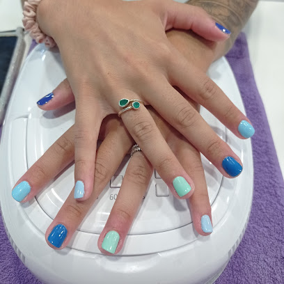 Ruya by Ainhoa Casas | Salón de Uñas y Manicura en Echévarri