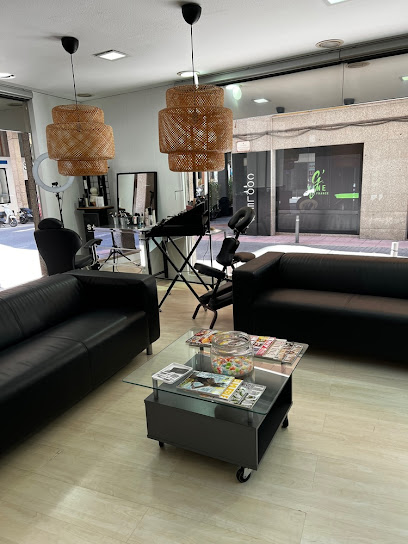 Akua Estilistas Yolanda Jiménez | Peluquería en Elche / Alicante