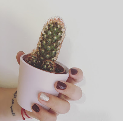La Bonita | Salón de Manicura y Uñas en L