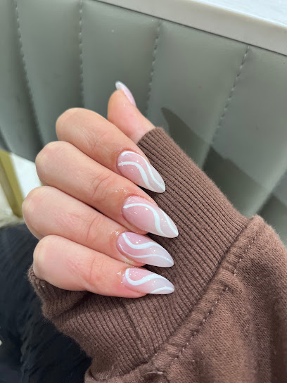 Uñas Max Famosa | Salón de Uñas y Manicura en Torrelodones