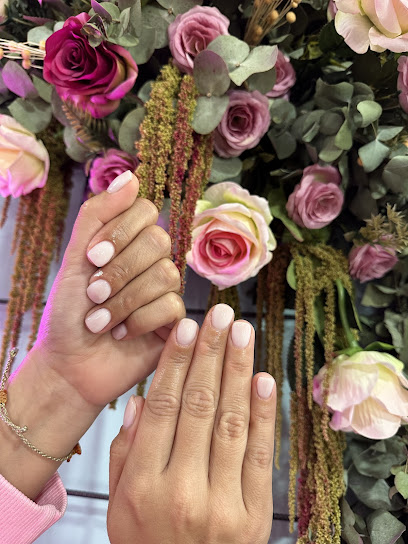 La Luna Santa Nails | Salón de Manicura y Uñas en Badajoz / 