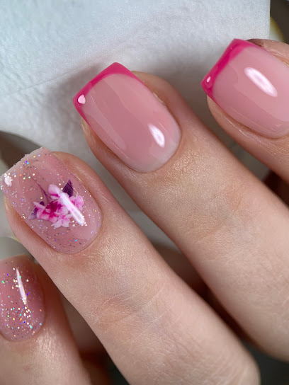 Ana Luxury Nails | Salón de Manicura y Uñas en Puigcerdà / 