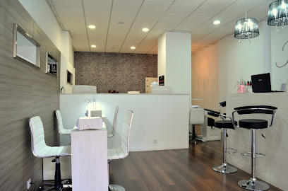 Be Nails | Salón de Manicura y Uñas en A Coruña / 