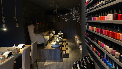 FLOR de MANILA | Nails & Beauty | Salón de Uñas y Manicura en Premià de Mar