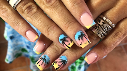 La lima dorada | Salón de Manicura y Uñas en San Jose de la Rinconada / 