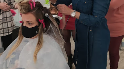 Leila Perruquria : unisex | Centro de Estética en Llanera de Ranes