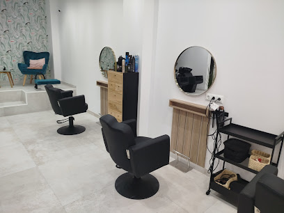 Esencia | Peluquería en Torrevieja / 