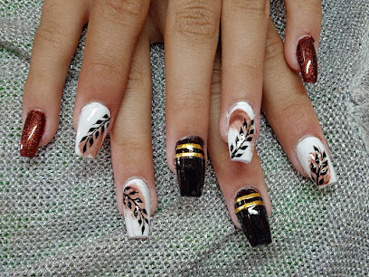 Salón de Uñas Adi | Salón de Manicura y Uñas en Valencia / 