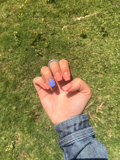 Ungles i Més | Salón de Manicura y Uñas en Barcelona / 