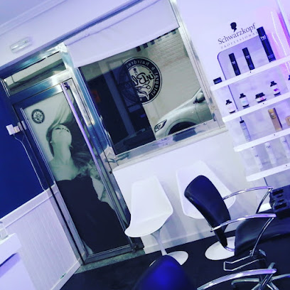 in blue hairdresser | Peluqueria en Bailén / Jaén