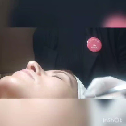 Saravia Estética Avanzada | Peluquería en Granada / 