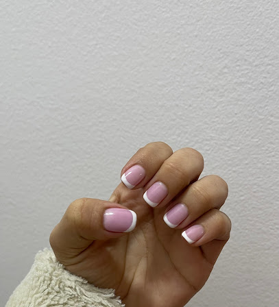 Hello Nails | Sant Martí | Salón de Manicura y Uñas en Barcelona / 