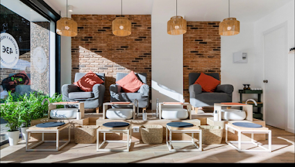 LuxyNails & Beauty Bar | Santa Amelia | Salón de Uñas y Manicura en Barcelona