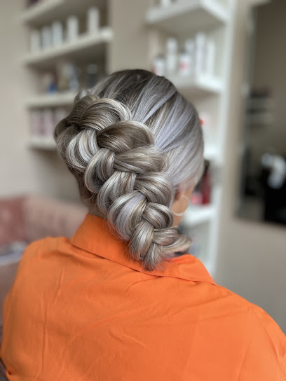 Regina’s Salon | Peluqueria en Benidorm / Alicante