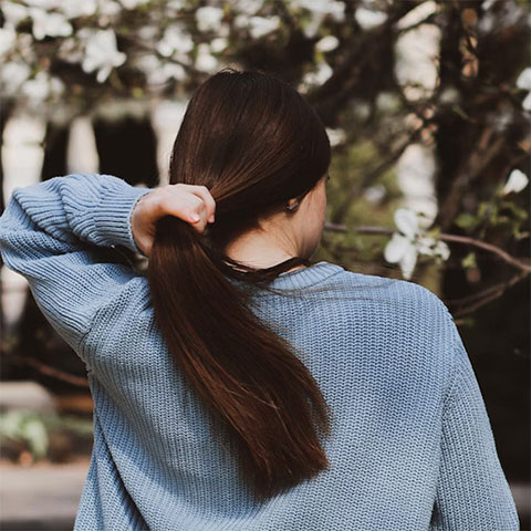 ¿Es verdad que el pelo se acostumbra al champú?