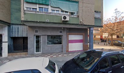 Teresa Pérez | Centro de uñas | Salón de Uñas y Manicura en Granada